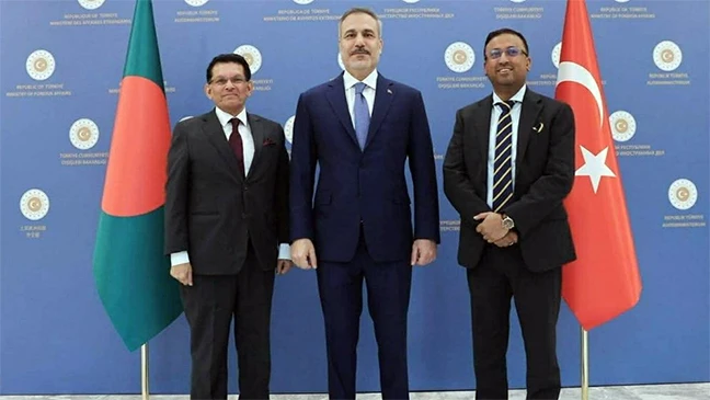 আঙ্কারায় বাংলাদেশ–তুরস্ক পররাষ্ট্রমন্ত্রী বৈঠক, সহযোগিতা বাড়ানোর অঙ্গীকার