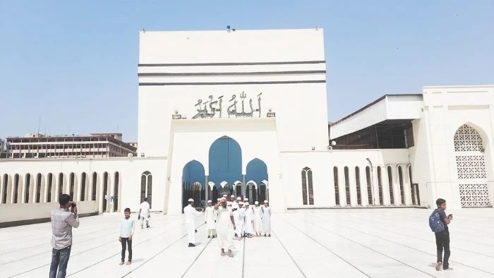 ঈদের জামাতে বায়তুল মোকাররমে ইমামতি করবেন যারা