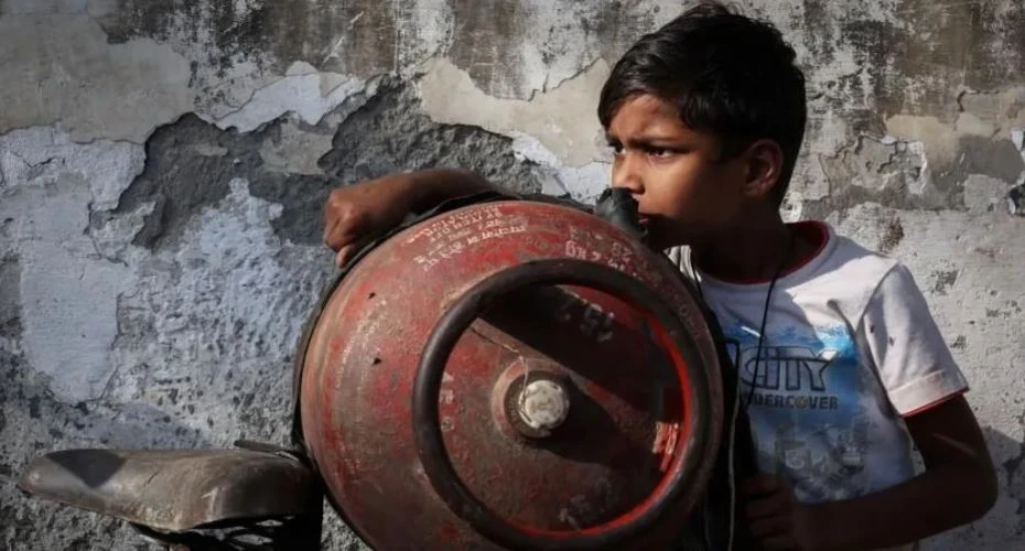 জ্বালানি সংকটে এশিয়ার দৈনন্দিন জীবন বিপর্যস্ত 