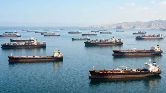 মধ্যপ্রাচ্য সংঘাতে হরমুজে আটকা ২ হাজার জাহাজ ও ২০ হাজার নাবিক