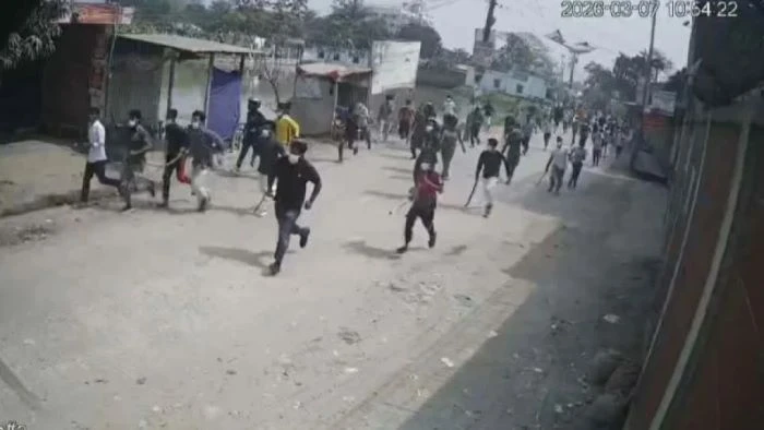 ঝুট ব্যবসার নিয়ন্ত্রণ ঘিরে সংঘর্ষ, গুলি-ককটেল বিস্ফোরণ