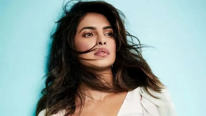 অনুষ্ঠানে প্রিয়াঙ্কাকে উপেক্ষার অভিযোগ, হলিউড তারকাদের নিয়ে বিতর্ক