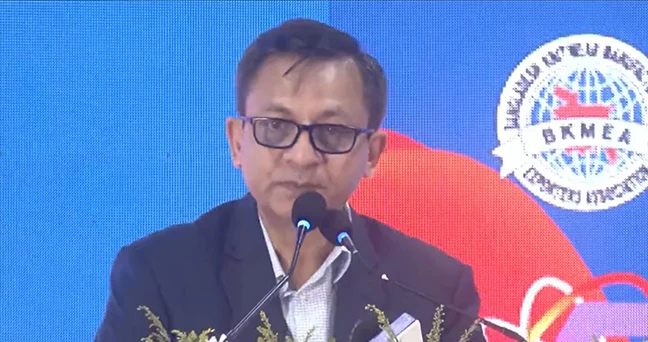 ঋণের সুদ কমিয়ে বিনিয়োগে গতি আনার ঘোষণা বাণিজ্যমন্ত্রীর