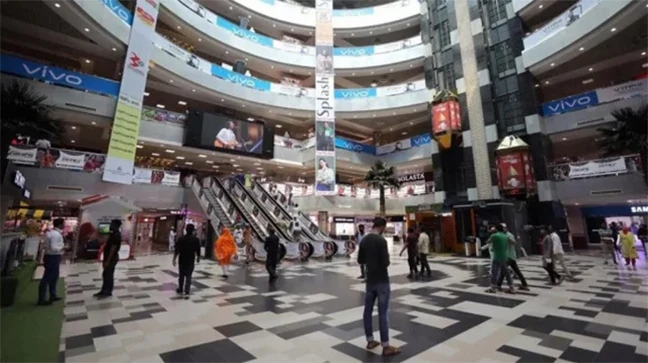 দোকানপাট বন্ধে সরকারি সিদ্ধান্তই বহাল