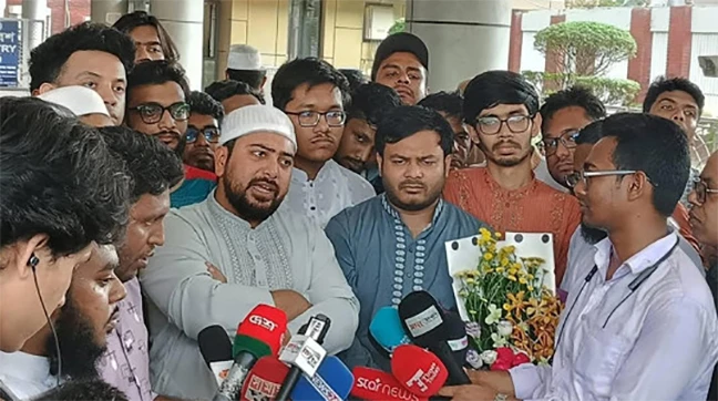 ড. ইউনূসকে মুখ খুলতে হবে, অর্জন ধরে রাখতে সব উপদেষ্টাদের মাঠে নামতে হবে: নাহিদ ইসলাম