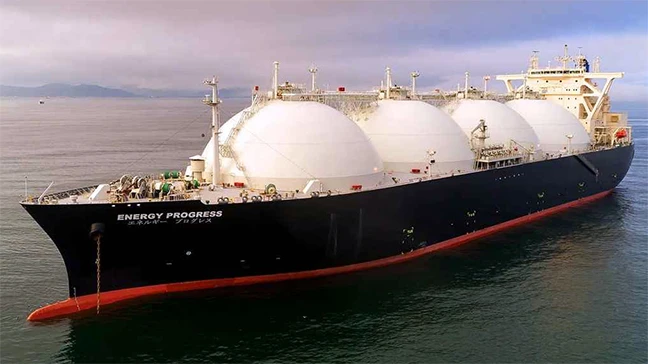 হরমুজ প্রণালি সংকটে এলএনজি দাম দ্বিগুণ, ৯ কার্গো কিনেছে বাংলাদেশ