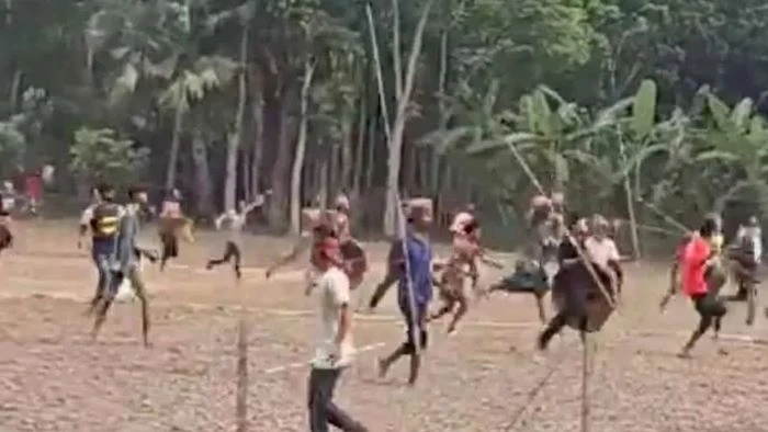 নগরকান্দায় প্রভাব বিস্তারকে কেন্দ্র করে সংঘর্ষ, আহত ১০