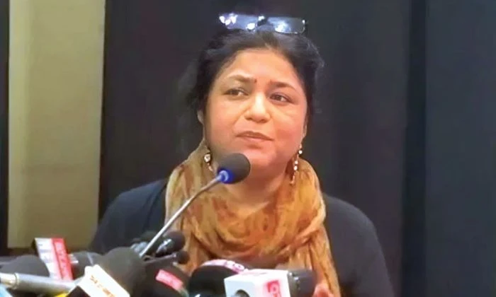 “জুলাই হত্যাকাণ্ডে বিচার বিলম্ব নিয়ে প্রশ্ন: প্রমাণ নেই, আটক ও জামিন সংকটে রাজনৈতিক স্বার্থের অভিযোগ সারা হোসেনের”