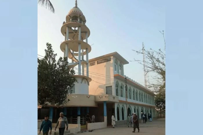 এবার পুলিশ লাইন্স মসজিদ থেকে এসপির জুতা চুরি!