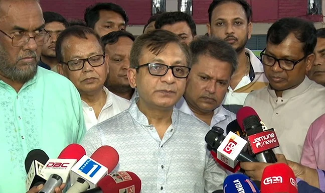 চামড়া শিল্পের দুর্বলতা চিহ্নিত, সমাধানে কাজ চলছে: বাণিজ্যমন্ত্রী