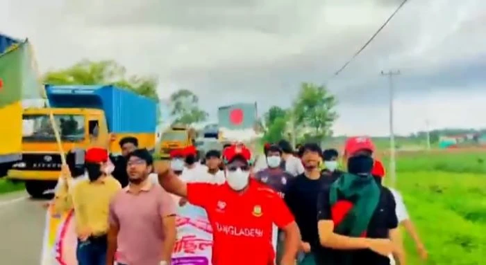 দাউদকান্দিতে নিষিদ্ধ ঘোষিত ছাত্রলীগের ঝটিকা মিছিল, ভিডিও ভাইরাল