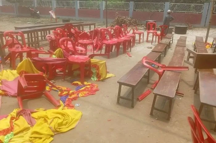 বিএনপি নেতাদের আমন্ত্রণ না দেওয়া নিয়ে ক্ষোভ, বিদায়ী সংবর্ধনা অনুষ্ঠানে ভাঙচুর