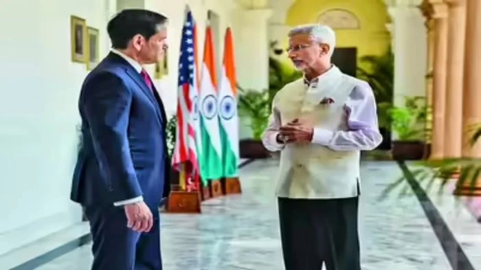 ইরানি তেল পরিবহন নিয়ে ভারতকে মার্কিন পররাষ্ট্রমন্ত্রীর কড়া বার্তা, ৩ নাবিক মৃত্যুর ঘটনায় দিল্লির তীব্র প্রতিবাদ