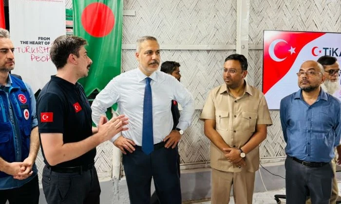 কক্সবাজারের রোহিঙ্গা শরনার্থী শিবির পরিদর্শনে তুরস্কের পররাষ্ট্র মন্ত্রী