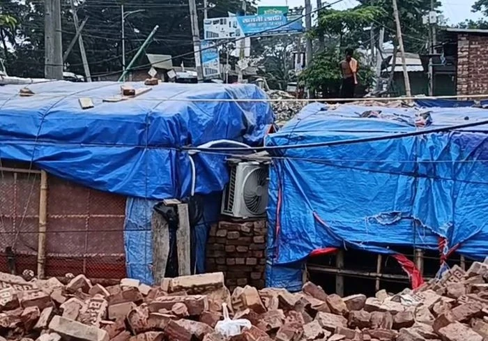 এসিযুক্ত কুঁড়েঘরে ববিতার মাদকের আস্তানা, সিসিটিভিতে নিয়ন্ত্রণ  