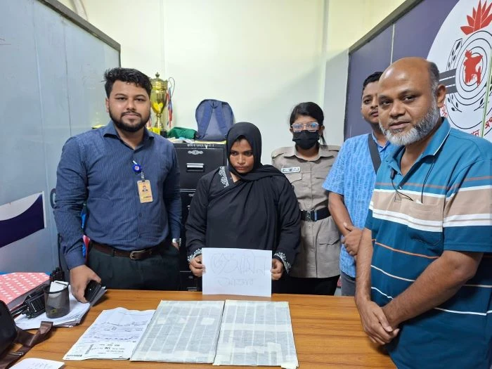 কক্সবাজার বিমানবন্দরে ইয়াবা সহ নারী যাত্রী আটক