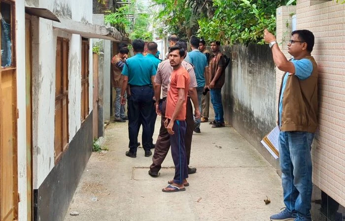 রাবি পড়ুয়া ছেলের হাতে শিক্ষক বাবা খুন