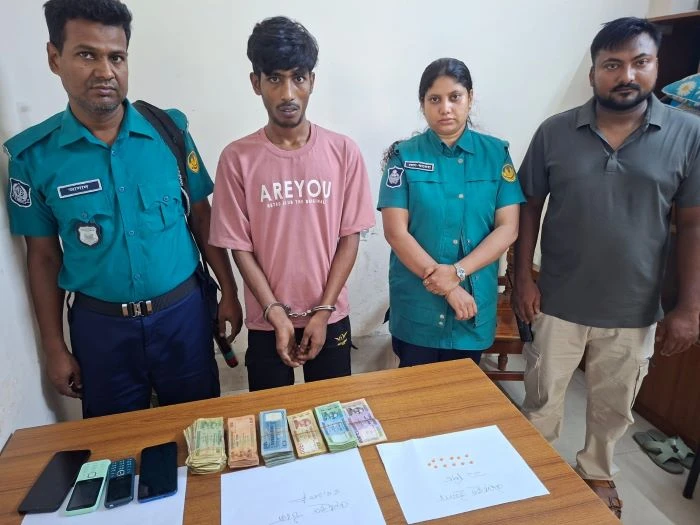 রাজশাহীতে ইয়াবাসহ মাদক ব্যবসায়ী গ্রেপ্তার, নগদ টাকা ও মোবাইল জব্দ