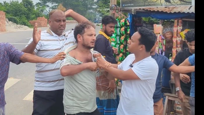 ফরিদপুরে আ.লীগের প্রতিষ্ঠাবার্ষিকীতে ঝটিকা মিছিল, আটক ২