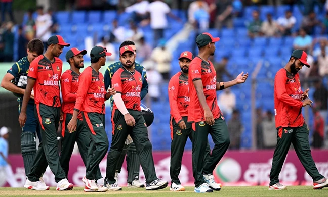 ব্যাটিং বিপর্যয়ে হার দিয়ে টি-টোয়েন্টি সিরিজ শুরু বাংলাদেশের