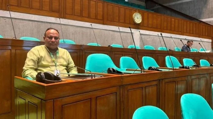 সকালে সিলেটে প্রধানমন্ত্রীর বকুনি খেয়ে বিকেলে সংসদে হাজির হলেন এমপি