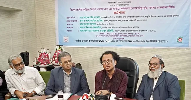 মাজার ও ডিসির বদলি প্রসঙ্গে যা বললেন তথ্য উপদেষ্টা