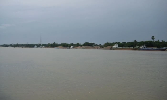বরিশালে ১২ নদীর পানি বিপদসীমার ওপরে, প্লাবিত চরাঞ্চল