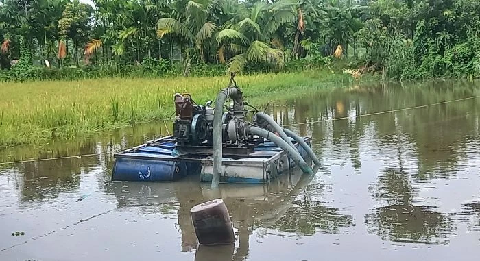 চাঁদপুরে চলছে অবৈধ মিনি ড্রেজারের রমরমা বাণিজ্য!