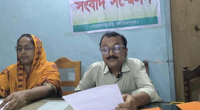 ফরিদপুরে দোকানে আটকে রেখে ব্যবসায়ীকে মারধর, আড়াই লাখ টাকা ছিনতাইয়ের অভিযোগ