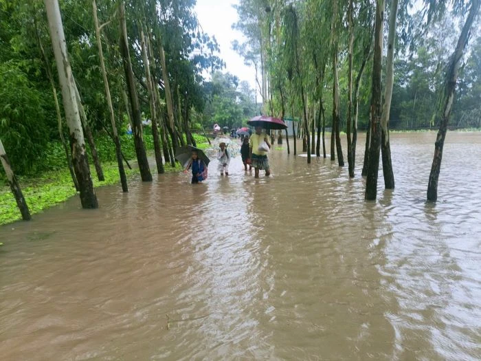 পাহা‌ড়ি ঢল ও বৃ‌ষ্টির পা‌নি‌তে বাঁশখালীর অ‌ধিকাংশ নিস্মাঞ্চল প্লা‌বিত