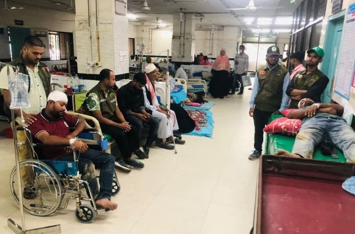 রামুতে বনের অবৈধ স্থাপনা উচ্ছেদ অভিযানে দখলদারদের হামলায় বনকর্মি ও কর্মকর্তাসহ আহত ৫