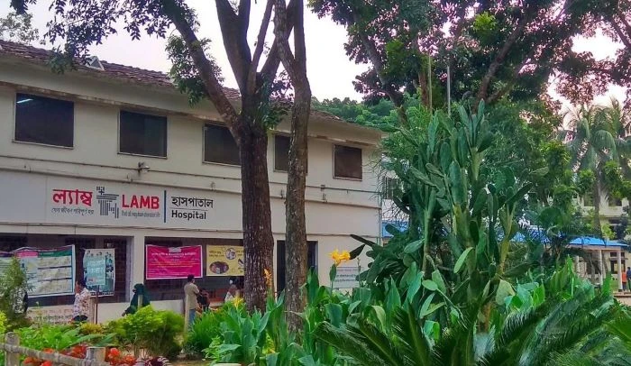 হাসপাতালে চিকিৎসা ব্যয়ের জন্য আটকে রাখা মায়ের মুক্তি : সাংবাদিক ও ইউএনওর হস্তক্ষেপে সমাধান