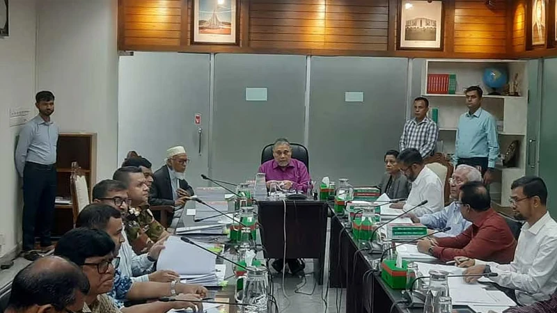 স্থানীয় সরকার নির্বাচনে কারা প্রার্থী হতে পারবেন না, জানালো ইসি