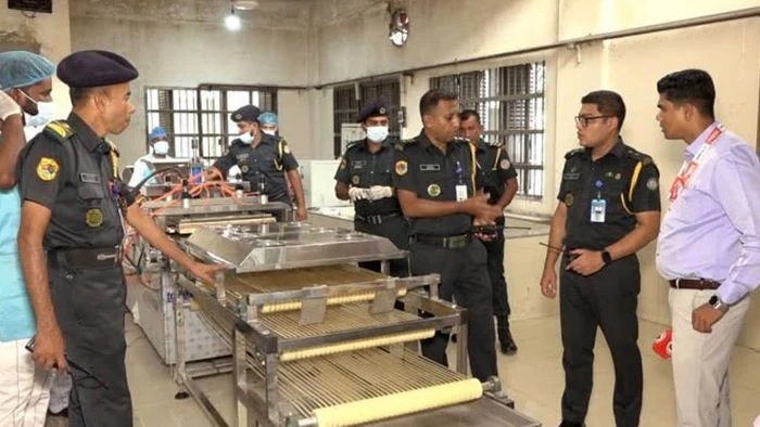 কেরানীগঞ্জ কারাগারে আধুনিক রুটি মেকার, ঘণ্টায় তৈরি হচ্ছে ১ হাজার রুটি