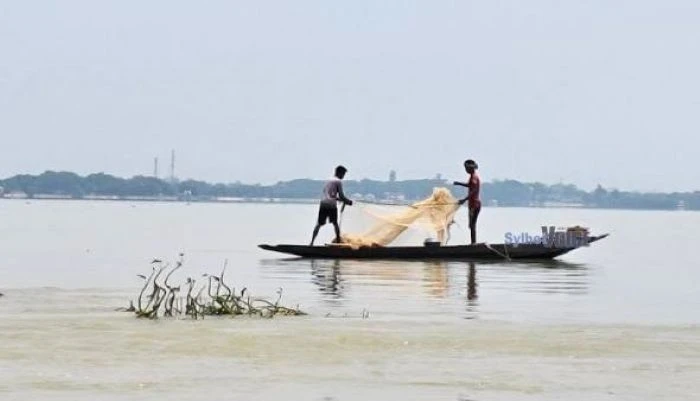 দেশীয় মাছ কমছে, সংকুচিত হচ্ছে জেলেদের জীবন-জীবিকা