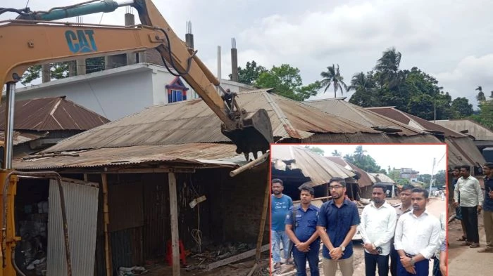 ফরিদপুরে খাল দখলমুক্তে প্রশাসনের অভিযান, ভাঙা হলো ৪০ বছরের অবৈধ স্থাপনা