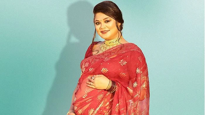 একসঙ্গে দুই সুখবর: মা হচ্ছেন মৌসুমী হামিদ, পরিচয় করালেন নতুন স্বামীর সঙ্গে