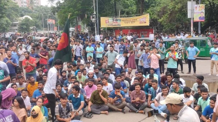 আজ ১ জুলাই, ইতিহাস বদলে দেওয়া জুলাই বিপ্লবের সূচনার দিন