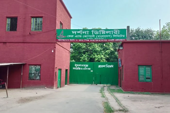 চিনিতে লোকসান গুনেও অ্যালকোহলে ১৬৫ কোটি টাকা মুনাফা কেরুর