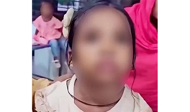 বিড়ালের আঁচড়ের পর শিশুর ‘মিউ মিউ’ শব্দ, জানুন আসল ঘটনা