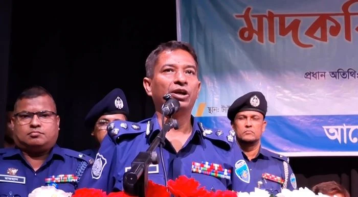 চট্টগ্রাম বিভাগের ১১ জেলা থেকে মাদকের শেষ শিকড় ও চুনোপুঁটি পর্যন্ত উপড়ে ফেলা হবে : ডিআইজি