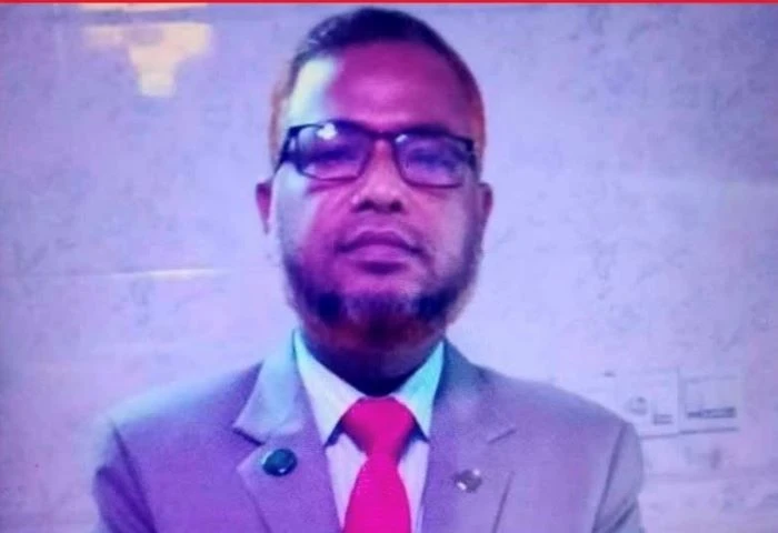 কোচিংয়ে না পড়লে শিক্ষার্থীদের ফেল করিয়ে দেওয়ার হুমকি