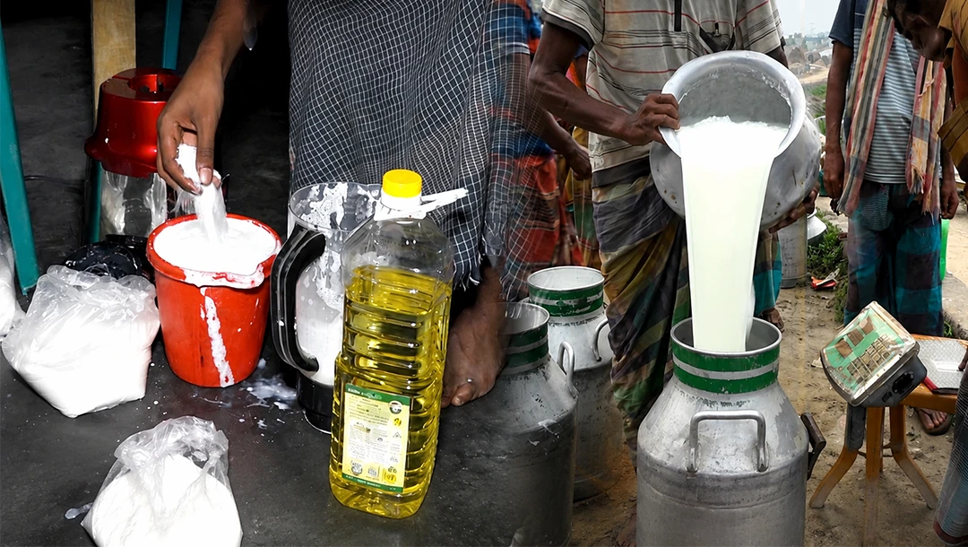 আসল দুধের আড়ালে ভেজালের কারখানা, ফাঁস হলো নকল দুধ তৈরির কৌশল (ভিডিও)