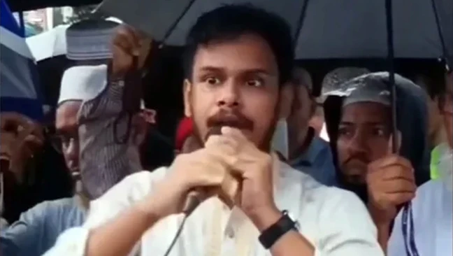 পুলিশকে পিটিয়ে রক্তাক্ত করেছি এ দৃশ্য কি আপনারা দেখেননি, সমাবেশে এনসিপি নেতা (ভিডিও)