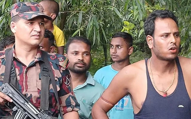 বাংলাদেশি বৃদ্ধকে ফেরত দেয়ার দাবিতে ভারতীয়কে ধরে আনল স্থানীয়রা, যা বলছে বিজিবি