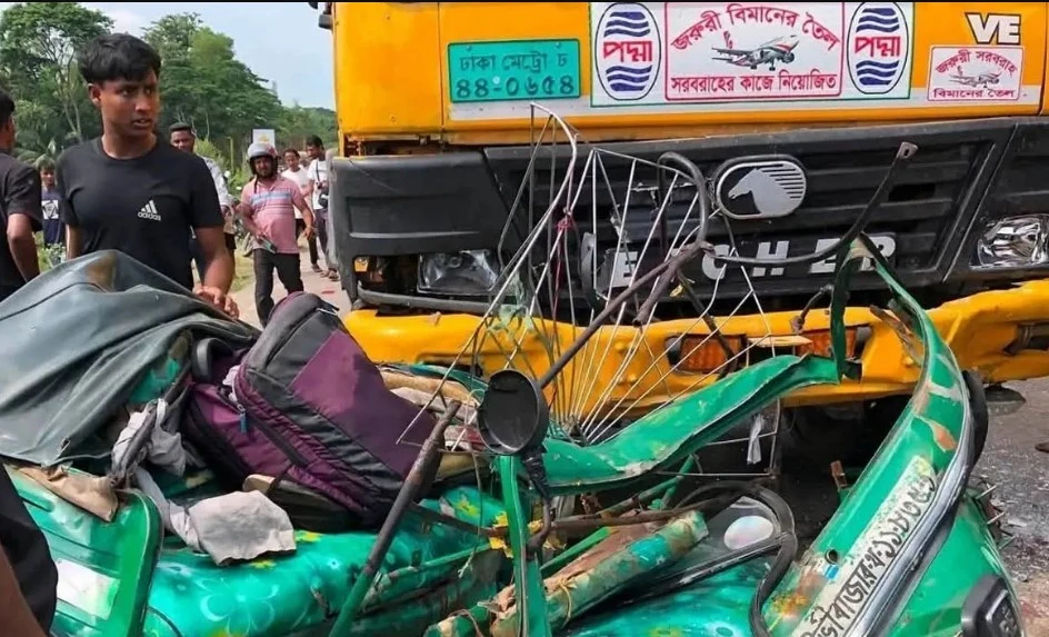 সিলেটে তেলবাহী ট্যাংক লরি-অটোরিকশা সংঘর্ষে নিহত ৪