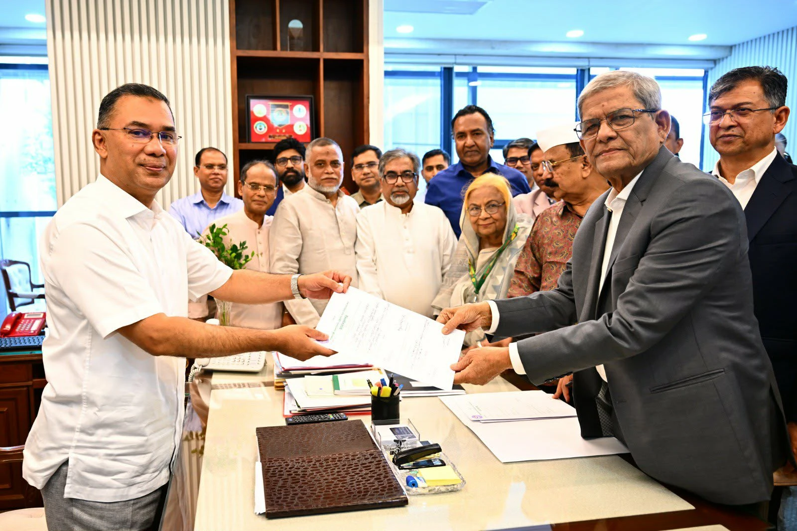 সরকার ও দল থেকে পদত্যাগ করেছেন মির্জা ফখরুল