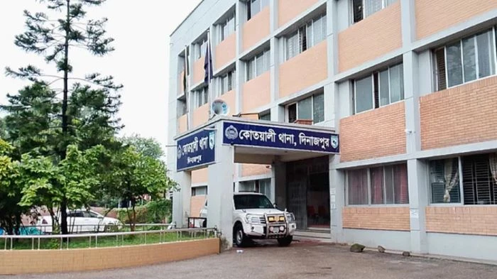‘ওসি কোথায়?’ জানতে চেয়ে থানাতেই সিআইডি কর্মকর্তাকে থাপ্পড়, জেলা কৃষকদল নেতা গ্রেপ্তার