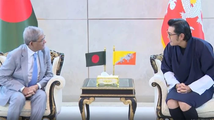 ঢাকায় যাত্রাবিরতিতে ভুটানের রাজা, স্বাগত জানালেন রাষ্ট্রপতি
