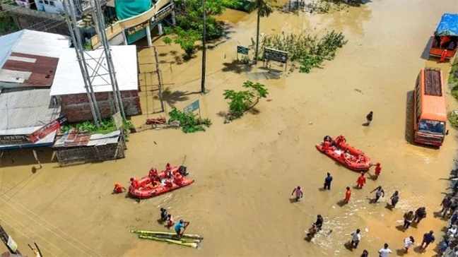ভারতে বৃষ্টি-বন্যার তাণ্ডব, আসামে ৮৫ ও কেরালায় ১৫ জন নিহত